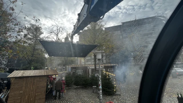 #partof @biomarktverbund #commercial
prod: @markenfilm_official @scherdichnich @sabinekoehl 
dir: @rogierhesp
dop: @mortihochberg 
AD: H.Landschoof
1.AC: @flixol 
DollyGrip: M.Gehlhausen
Catering: @moviemampf 
Gaffer: @ben.erdenberger 
BestBoy: @licht_flo 
Beleuchter: Lohmeyer, @mx.tnns, @nussiphi 
Lichtassistenten: Tag 1 @tomcdux & Tag2+3 @itsemmasophie
Lichttechnik: @cinegate_ 
Stapler: @colle_deutschland @hamburger7112