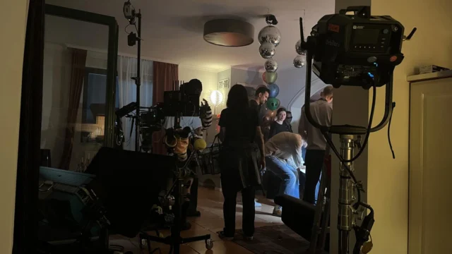 #partof @hama_deutschland #commercial 

With a crazy Wifi, CRMX, BLE f**kup situation in the wrong moment. result slide #3 ;-) thx @buntundinfarbe101 for helping out.

prod.: @anorak_film 
dir.: @justynaobasi 
DoP: @konstantin_mazov 

gaffer: @ben.erdenberger 
Bestboy: F.Plüddemann
Beleuchter: @christian_mansmann, @_wucebrillis & B.Jancke
Verleih: @arri_rental Berlin

Executive Producer: @dresslerchristiane & @tonijaschke 
Producer: Björn Krüger-Levy 
1st AD: @gregorstitzl 
2nd AD: @nelamiecara 
Production Manager: @oliverkrsman 

Production Designer: @casm___ 
Stylist: @lawrie_abei
Make Up Artist: @fritzenwanker

Still Photographer: @cecil_arp_photography 

Agency: The Goodwins
Sound Design & Final Mix: Not A Machine @not.a.machine 
Music: Only You - Steve Monite